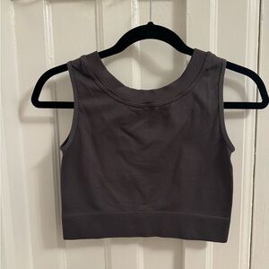 Comfortable S H&M sports crop top!
